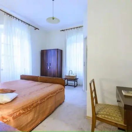 Mara Villa