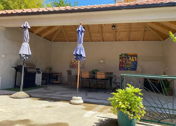 فيلة Mara Dubravka